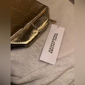 Marc Jacobs gold metallic purse 👛 💛